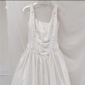 Elegant White Wedding Dress